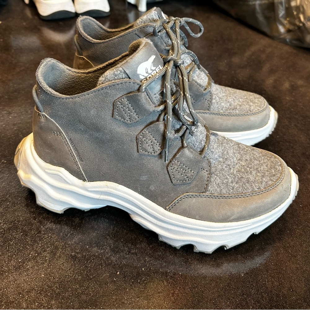 Sorel Kinetic Breakthru Caribou boots/shoes